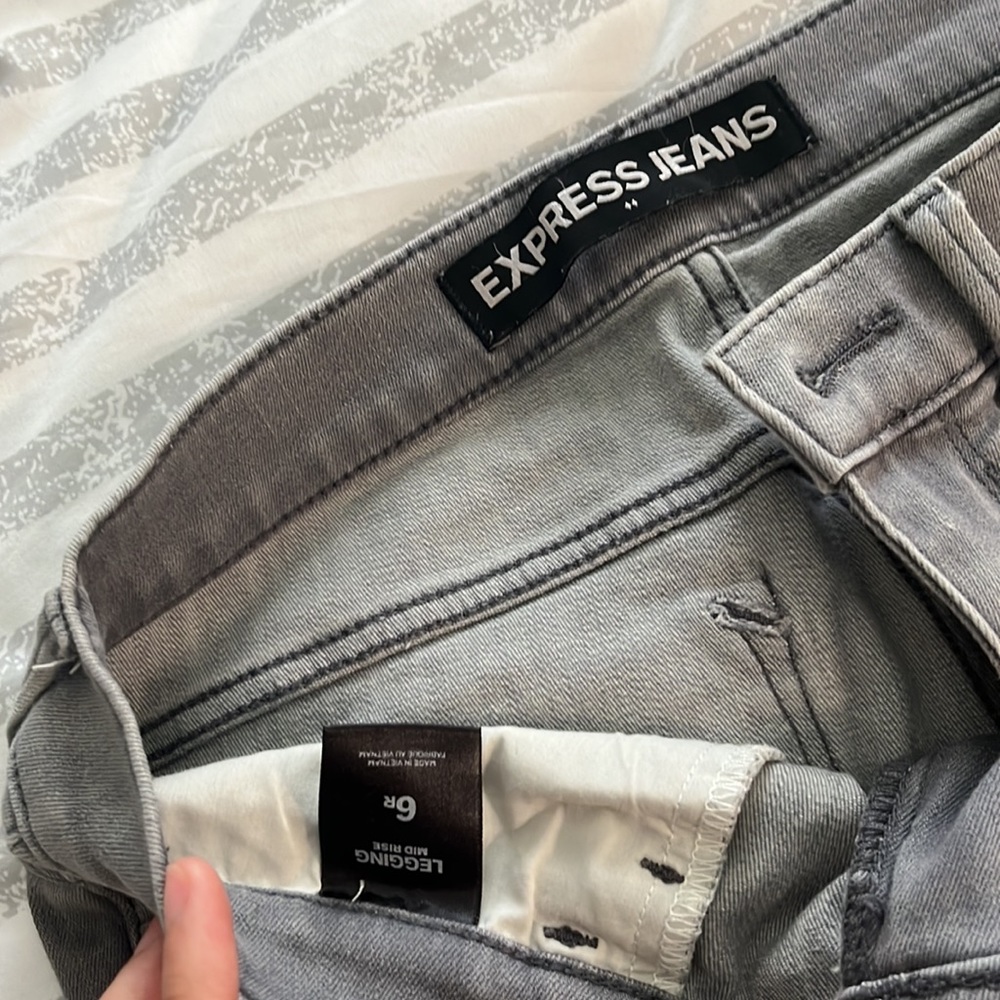 Express Jeans - Picture 2 of 3